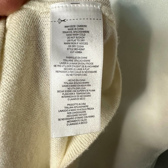 Joie Amalyn Cashmere Blend  Cold Shoulder Sweater Size Small - Picture 9 of 9